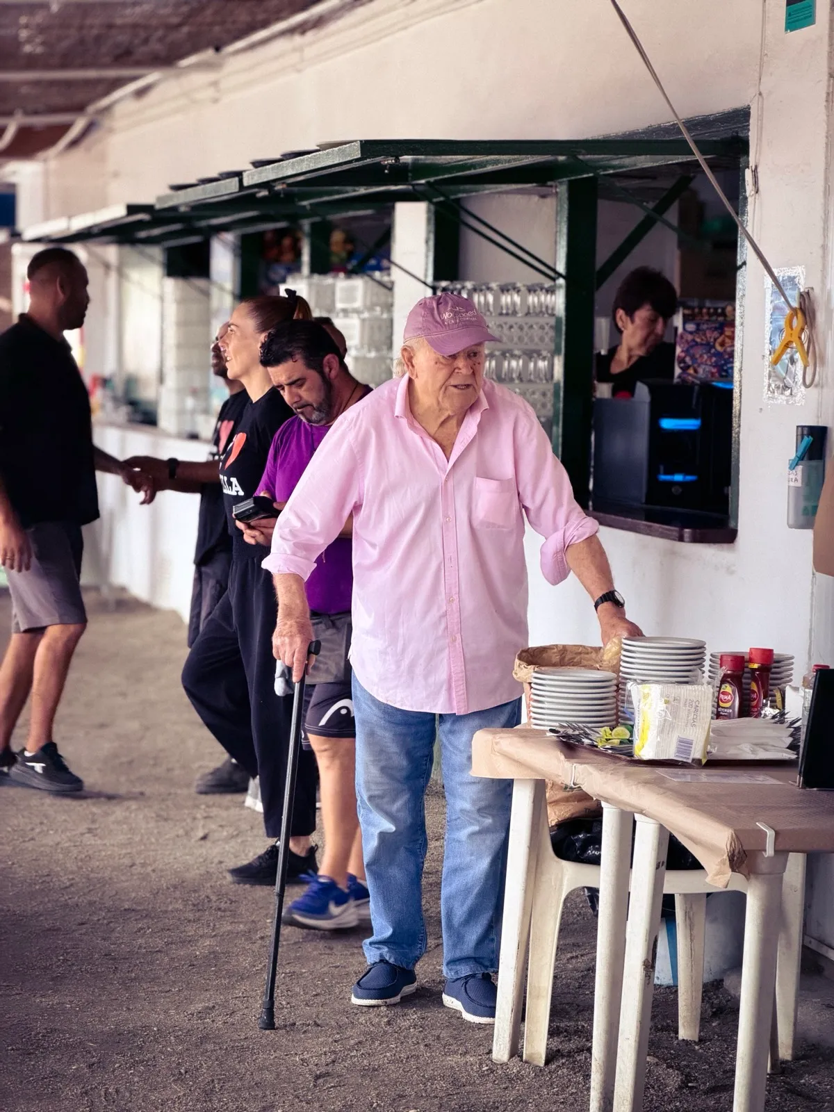 Chiringuito Ayo · paella a la leña y playa en Burriana, Nerja