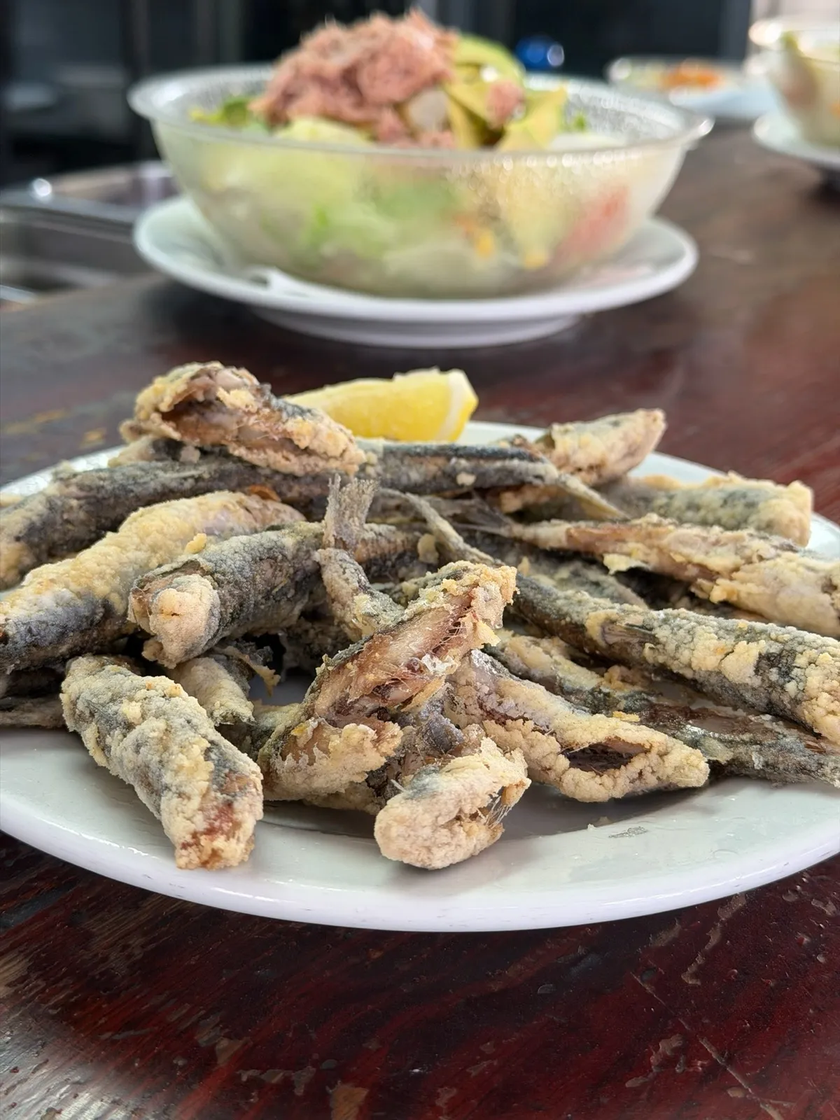 Chiringuito Ayo · paella a la leña y playa en Burriana, Nerja
