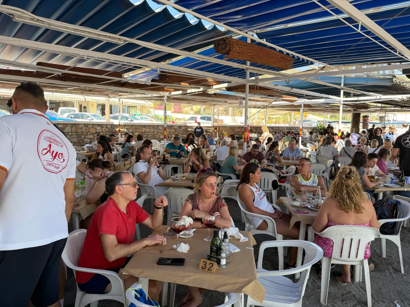 Chiringuito Ayo · paella a la leña y playa en Burriana, Nerja